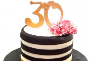 Anniversary Cake 257