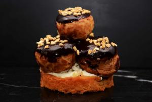 Chocolate Profiterole - Cake Mono