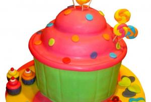 Anniversary Cake 420